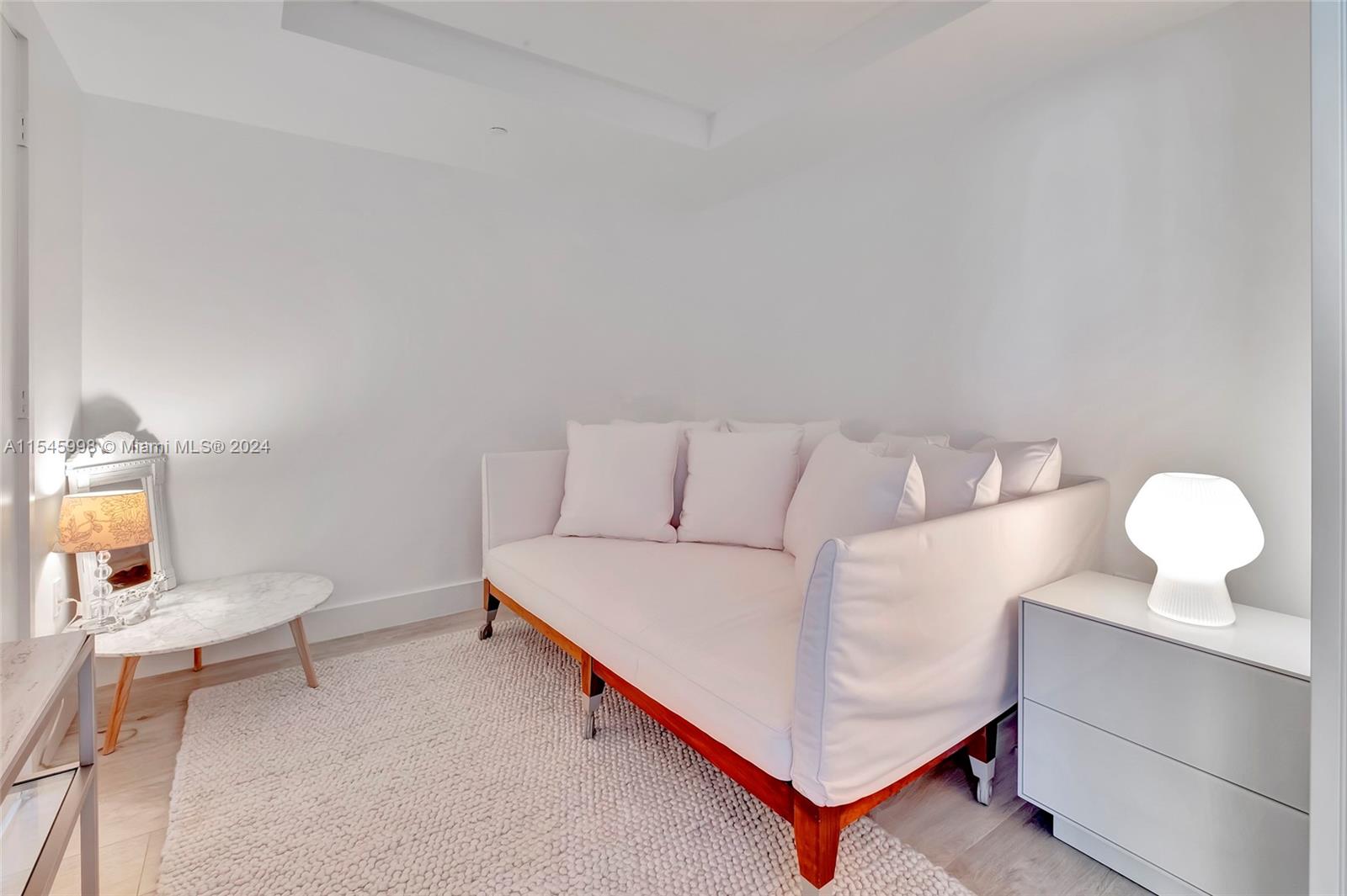 121 NE 34th St # 2407