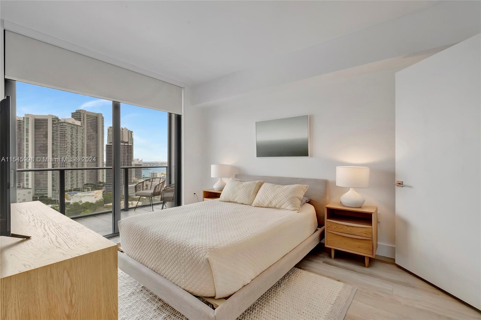 121 NE 34th St # 2407