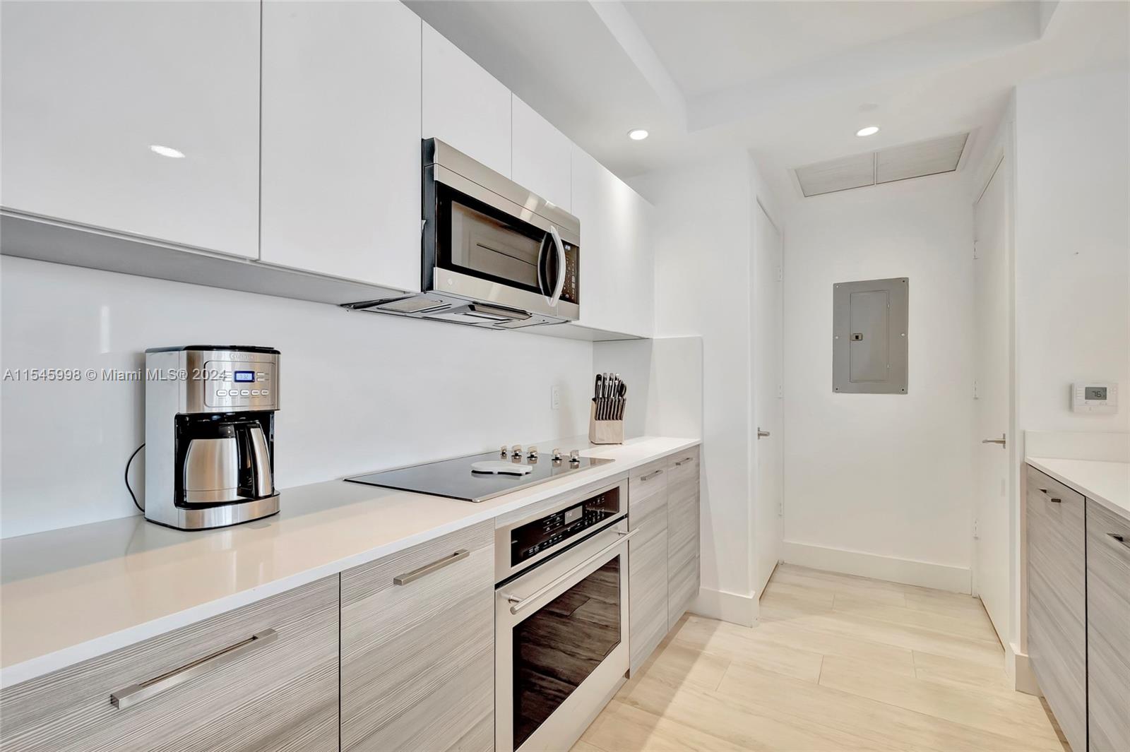 121 NE 34th St # 2407