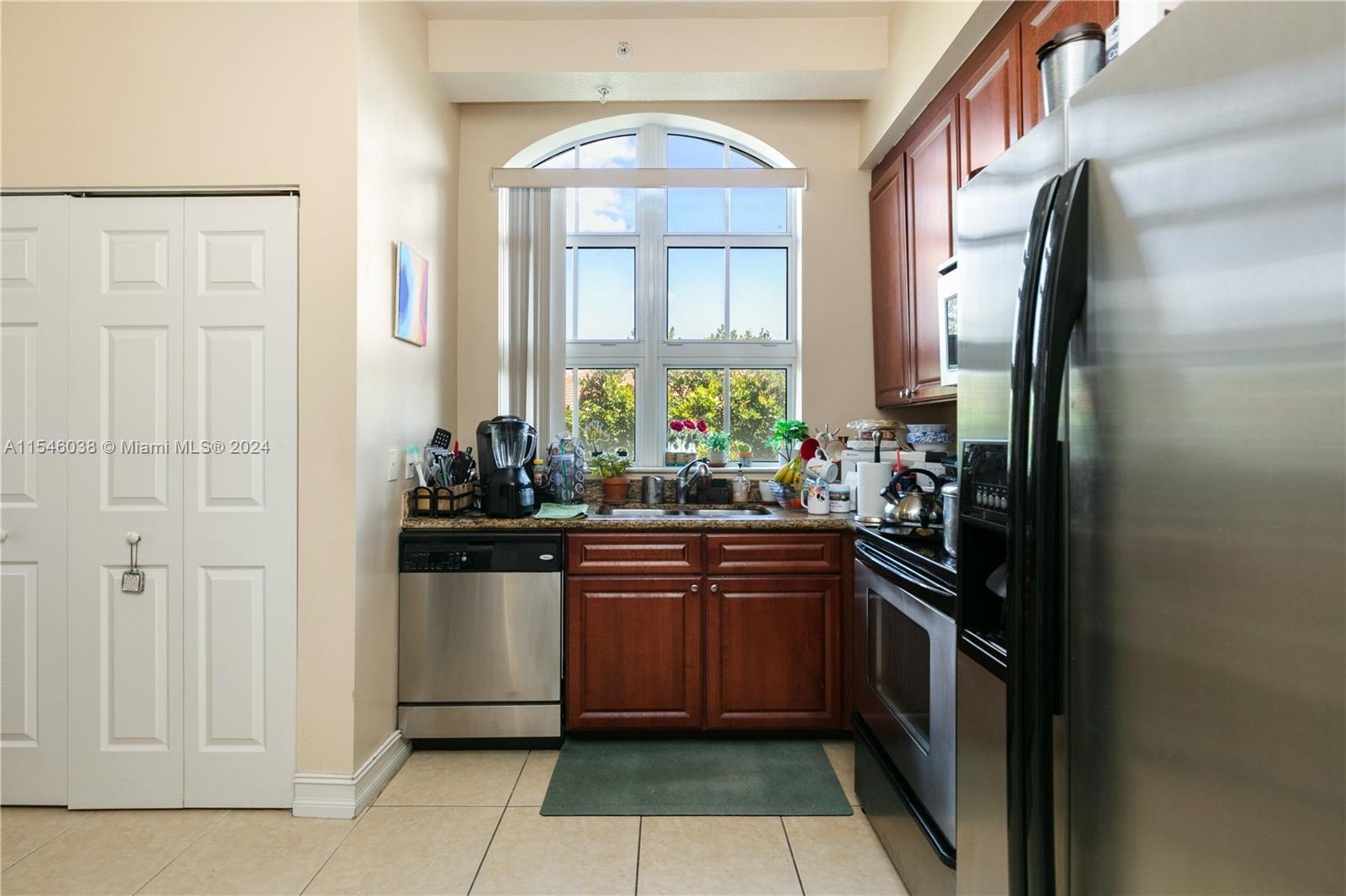 3001 NE 185th St # 317