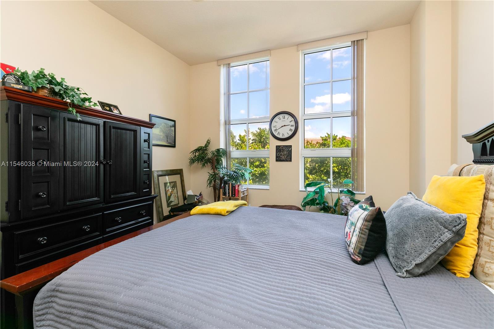 3001 NE 185th St # 317