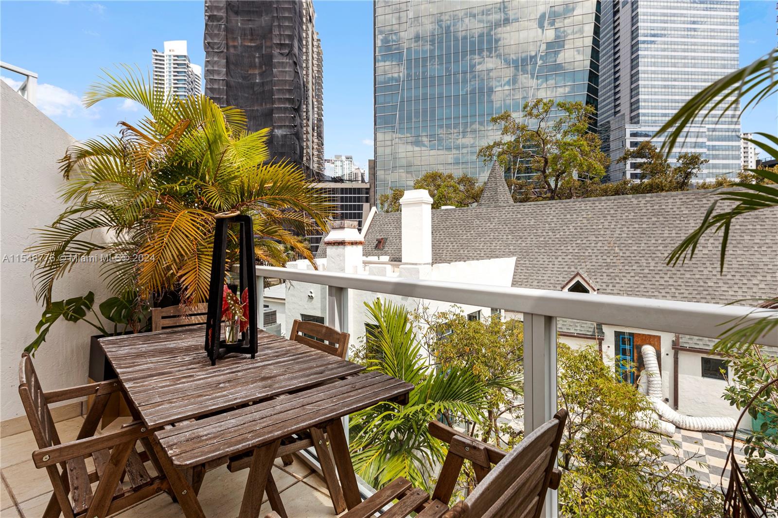 1528 Brickell Ave # 211