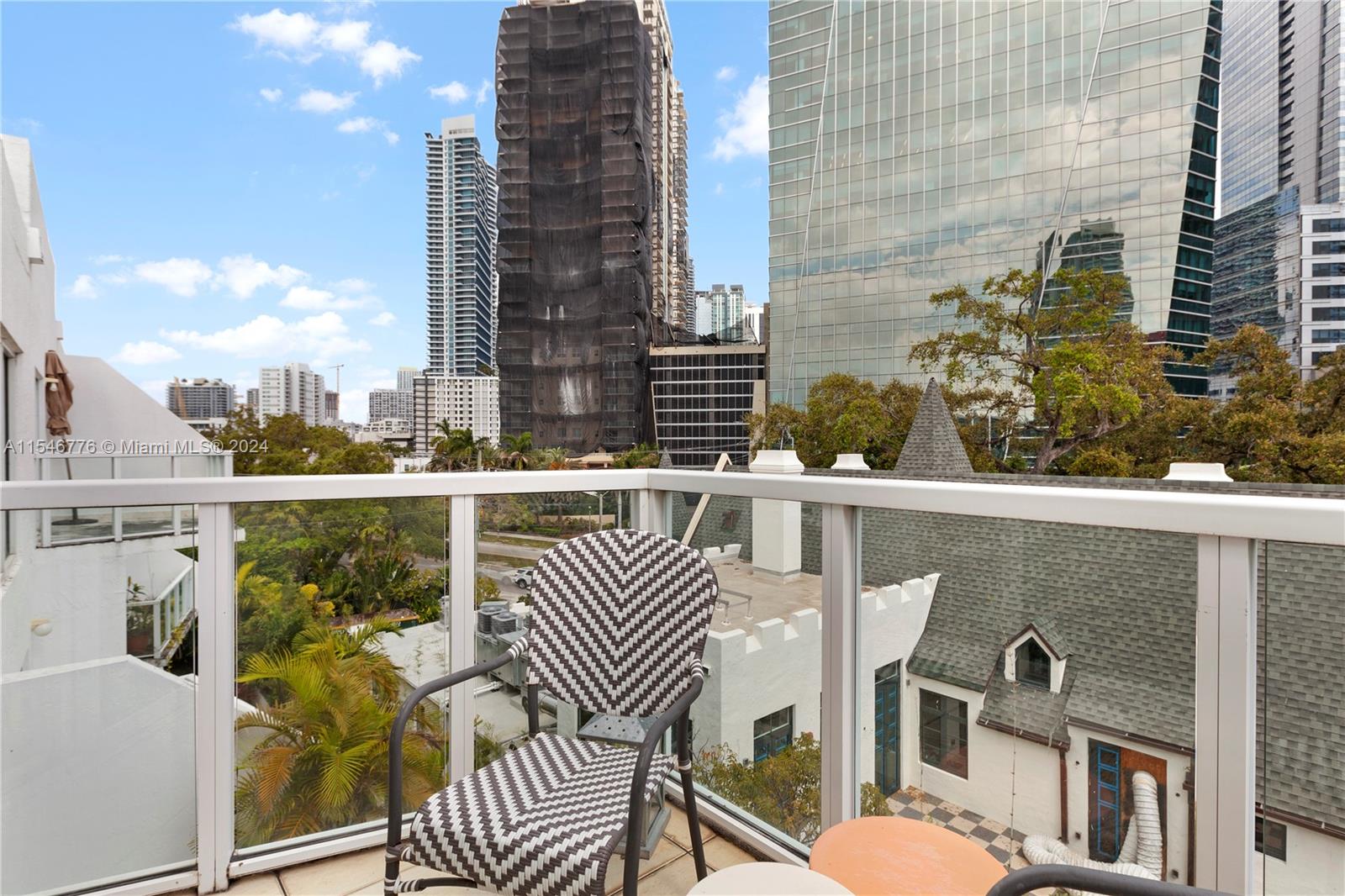 1528 Brickell Ave # 211