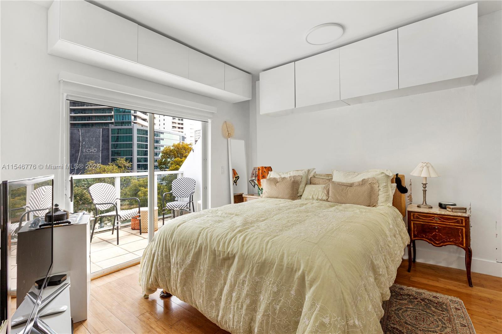 1528 Brickell Ave # 211