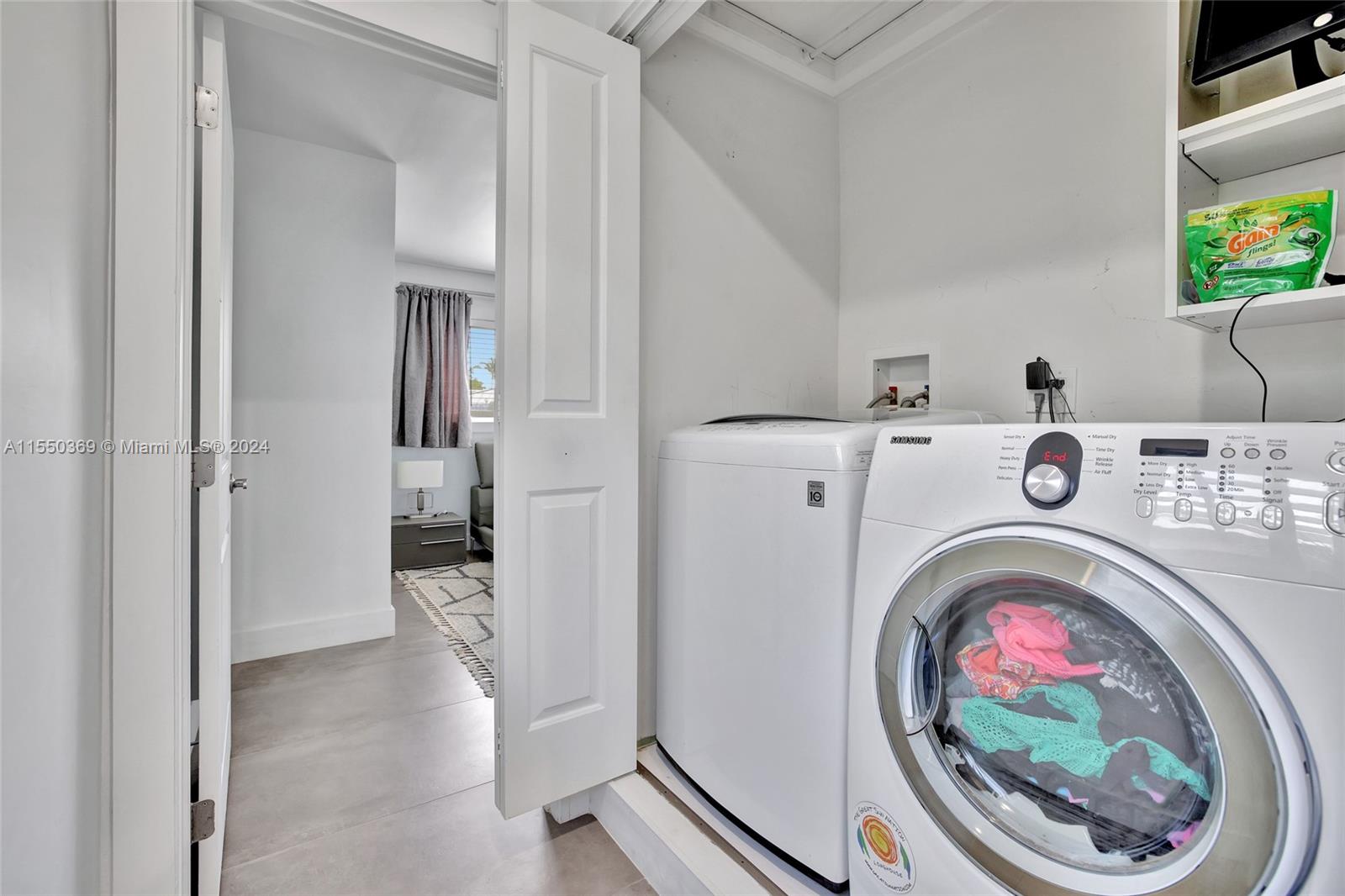 1919 NE 21st St