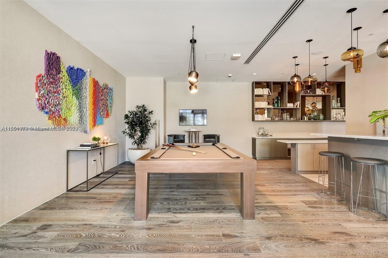 650 NE 32nd St # 3602