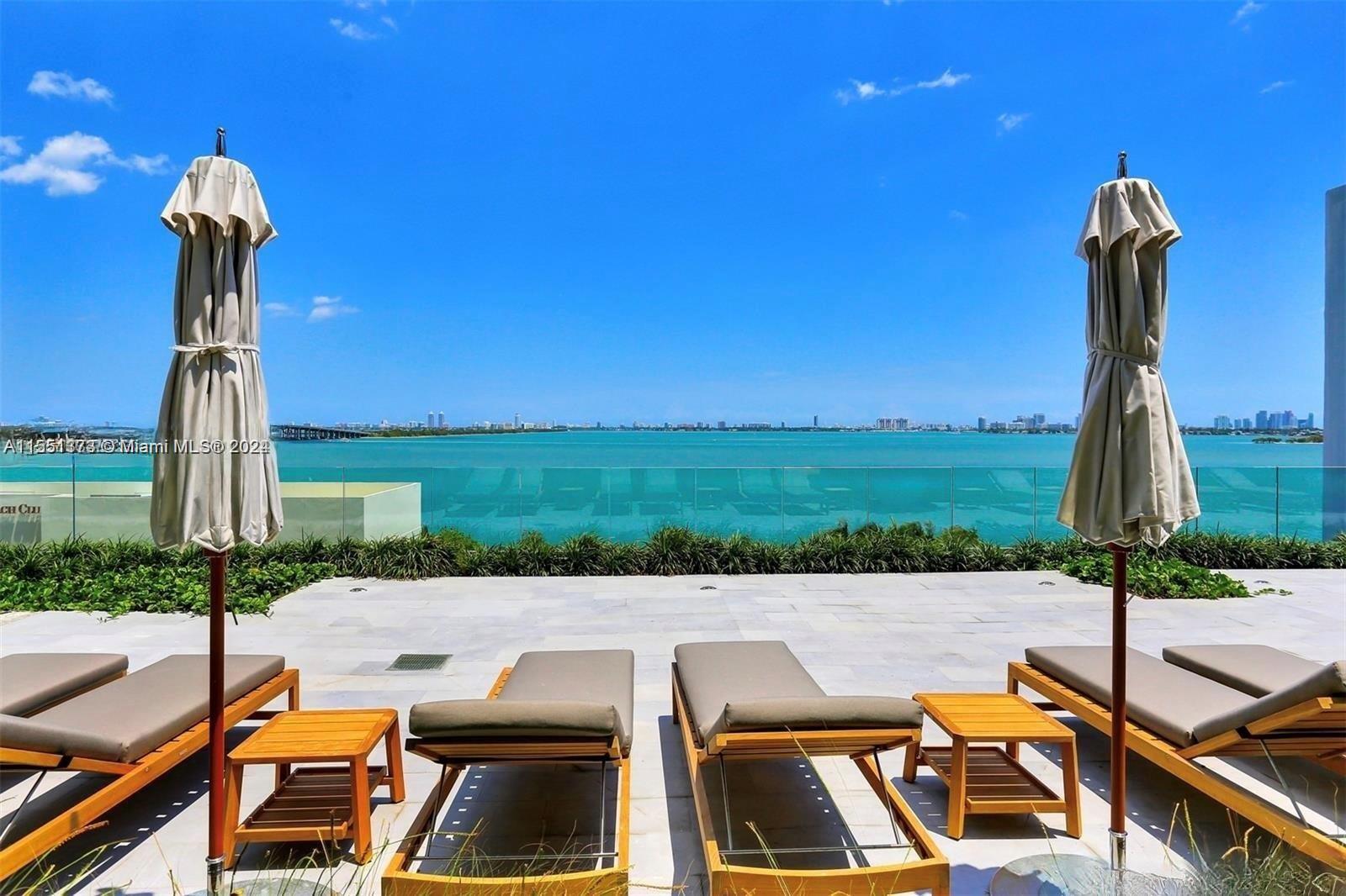 650 NE 32nd St # 3602