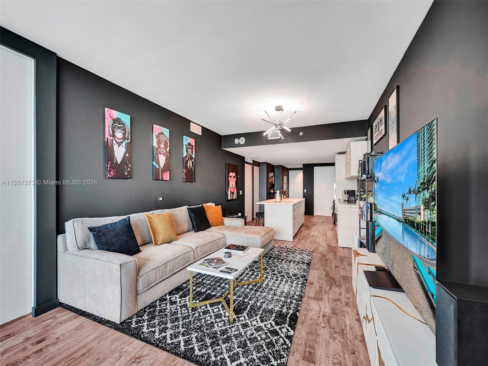 650 NE 32nd St # 3602