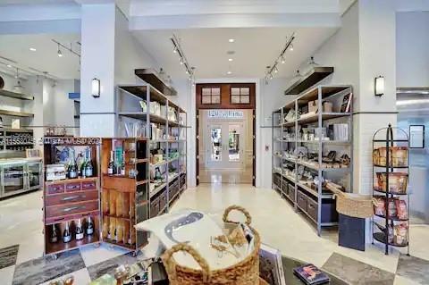 455 Grand Bay Dr # 718