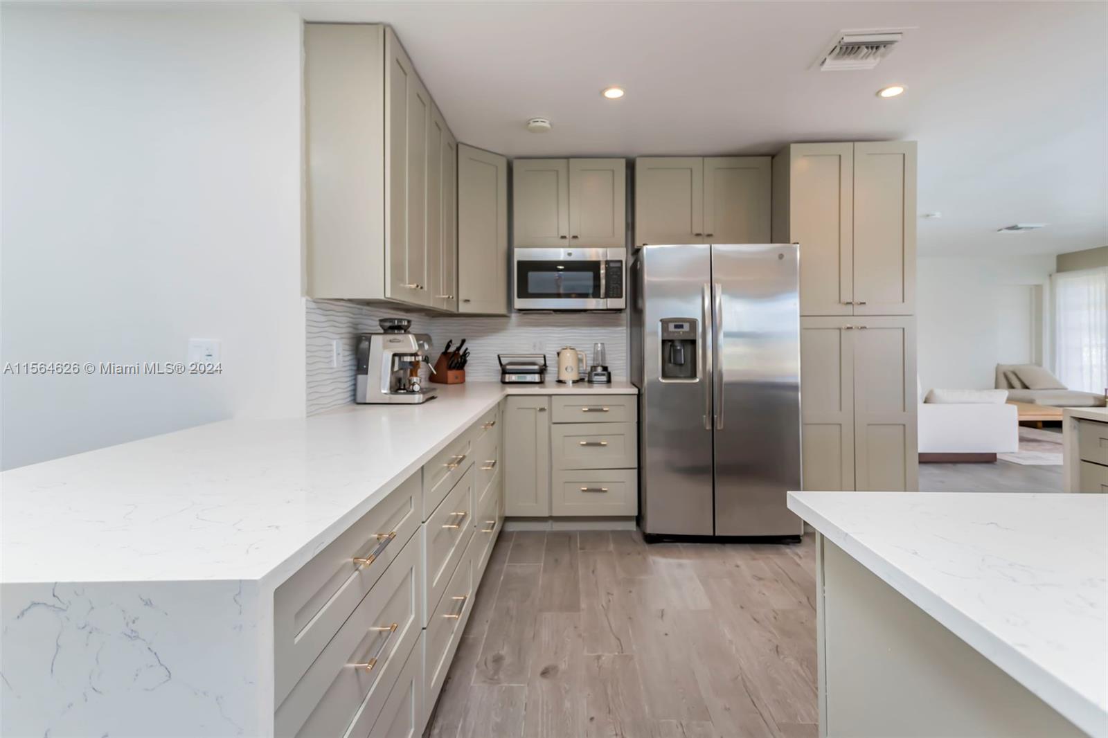 670 SE 7th Ave