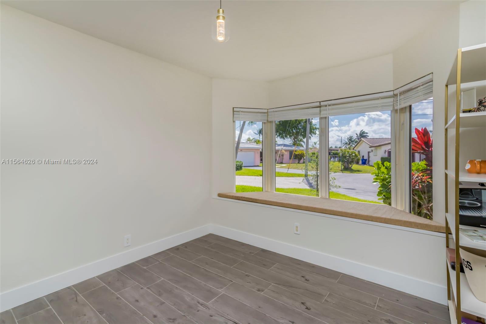 670 SE 7th Ave