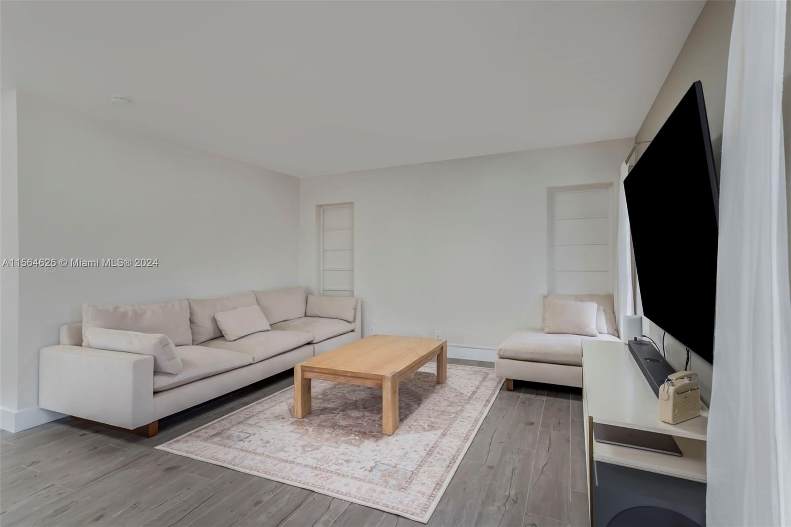 670 SE 7th Ave