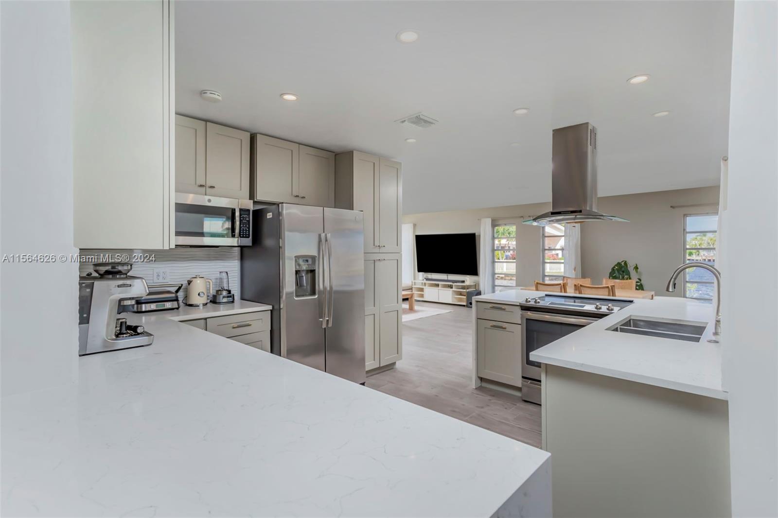 670 SE 7th Ave