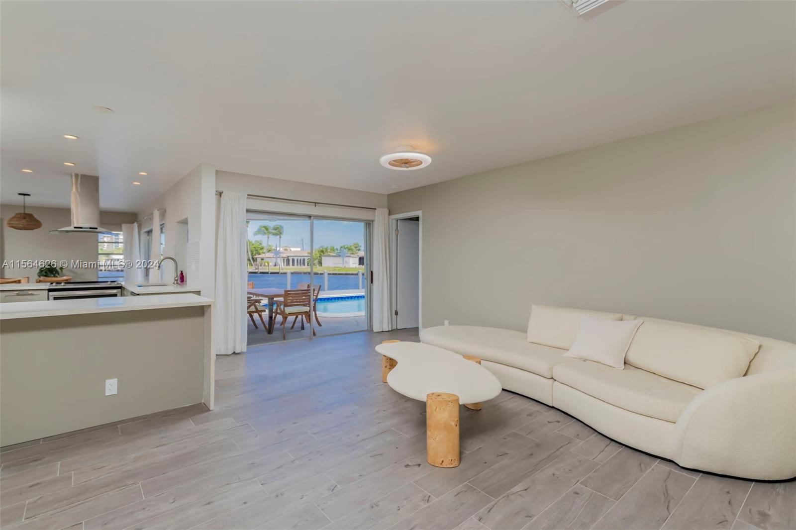 670 SE 7th Ave