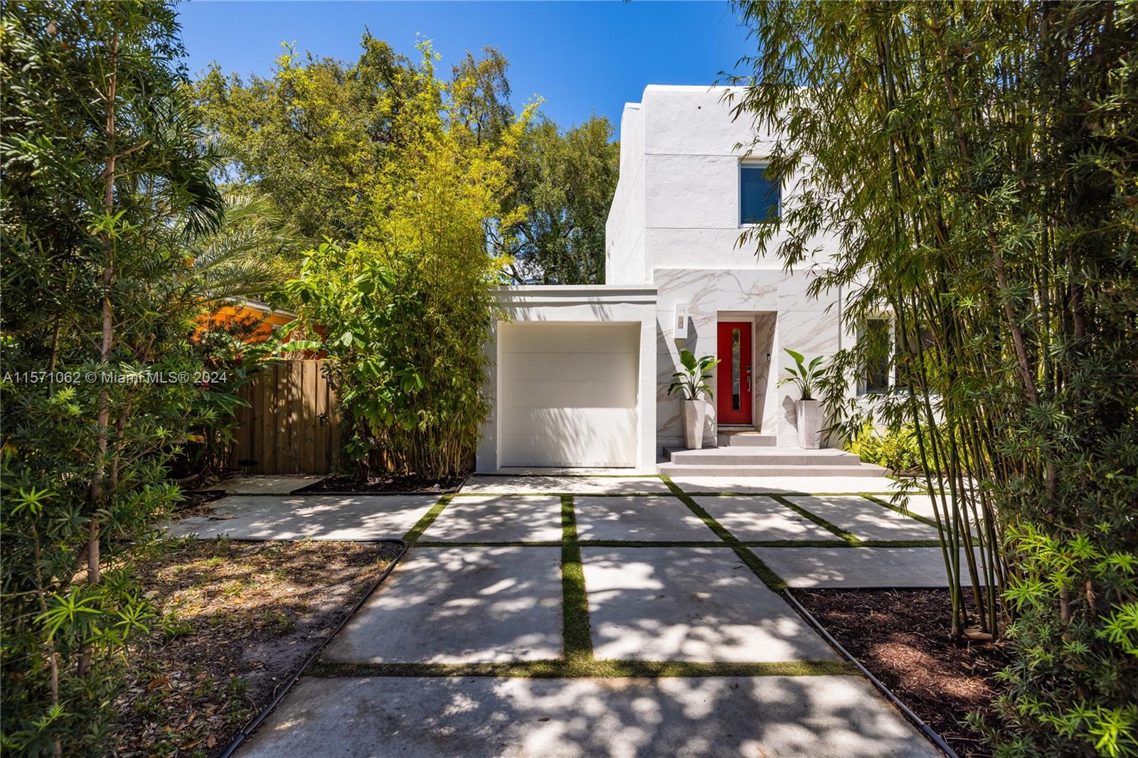1523 NW 8th Ter