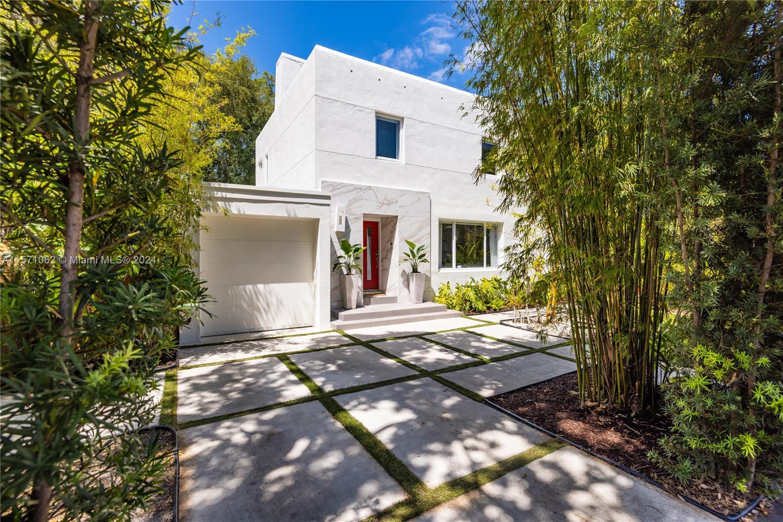 1523 NW 8th Ter
