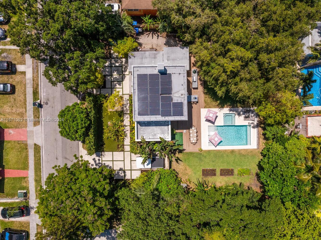 1523 NW 8th Ter