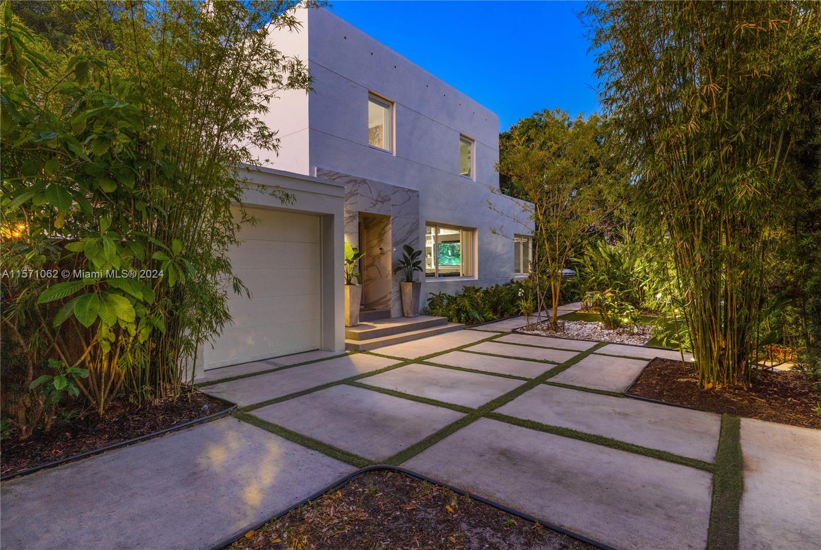 1523 NW 8th Ter