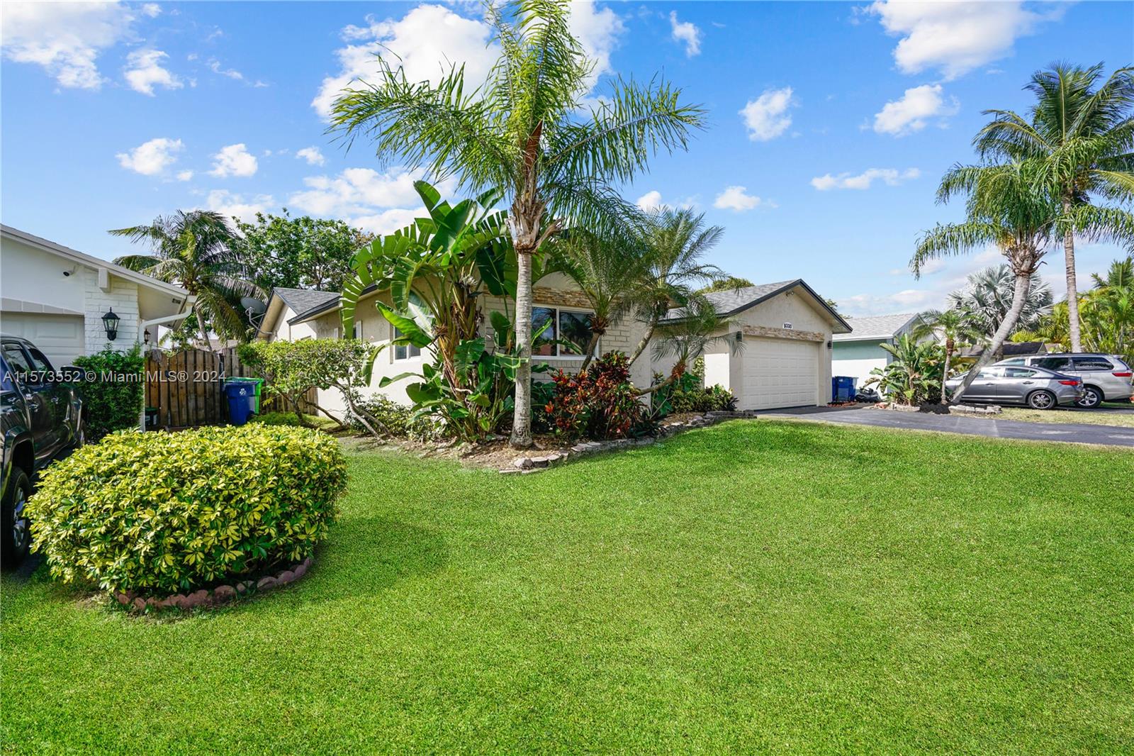 9330 NW 37th Mnr