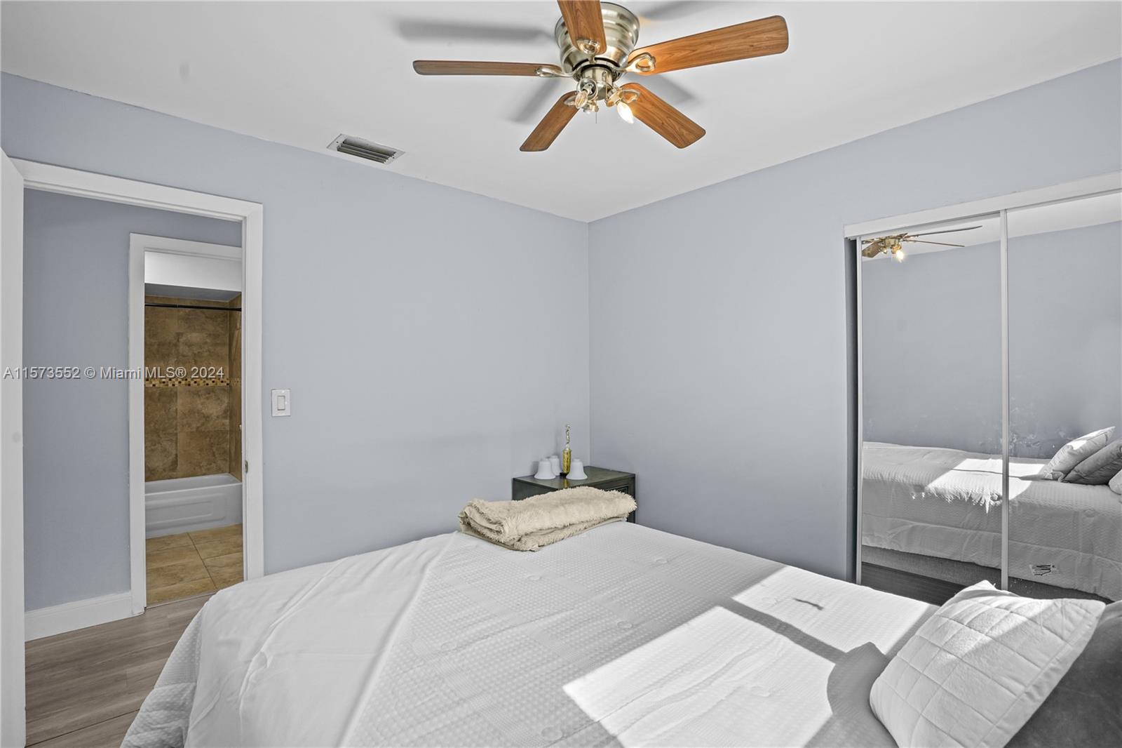 9330 NW 37th Mnr
