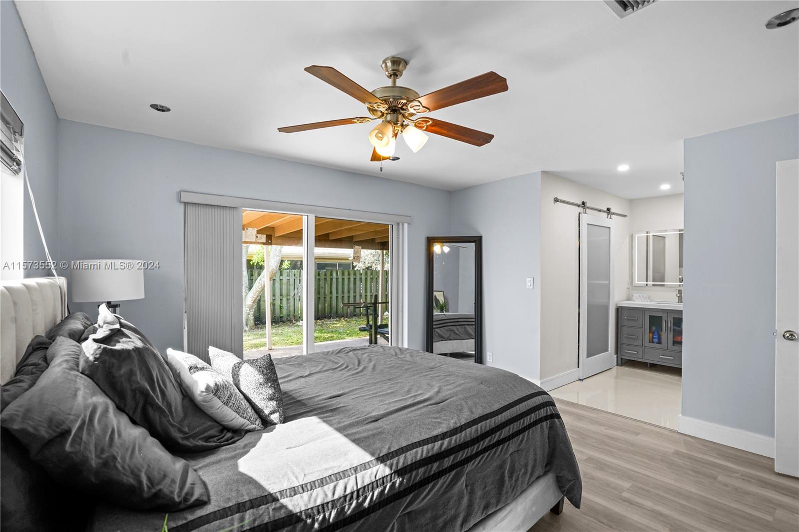 9330 NW 37th Mnr