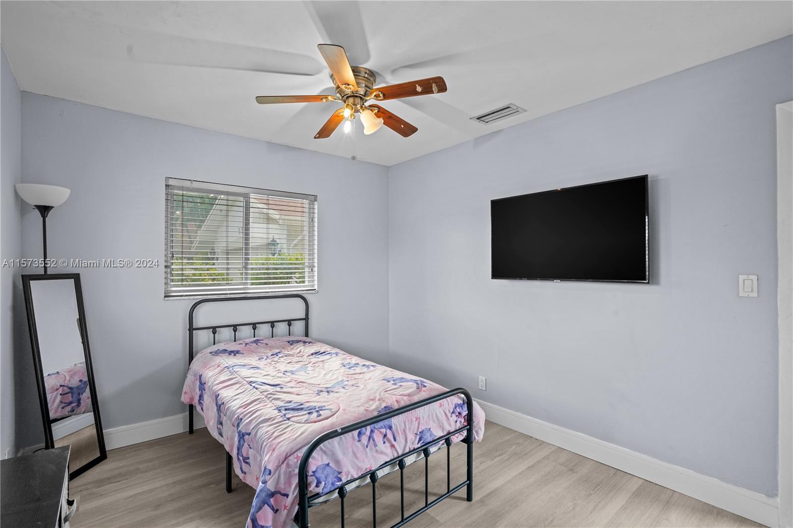 9330 NW 37th Mnr