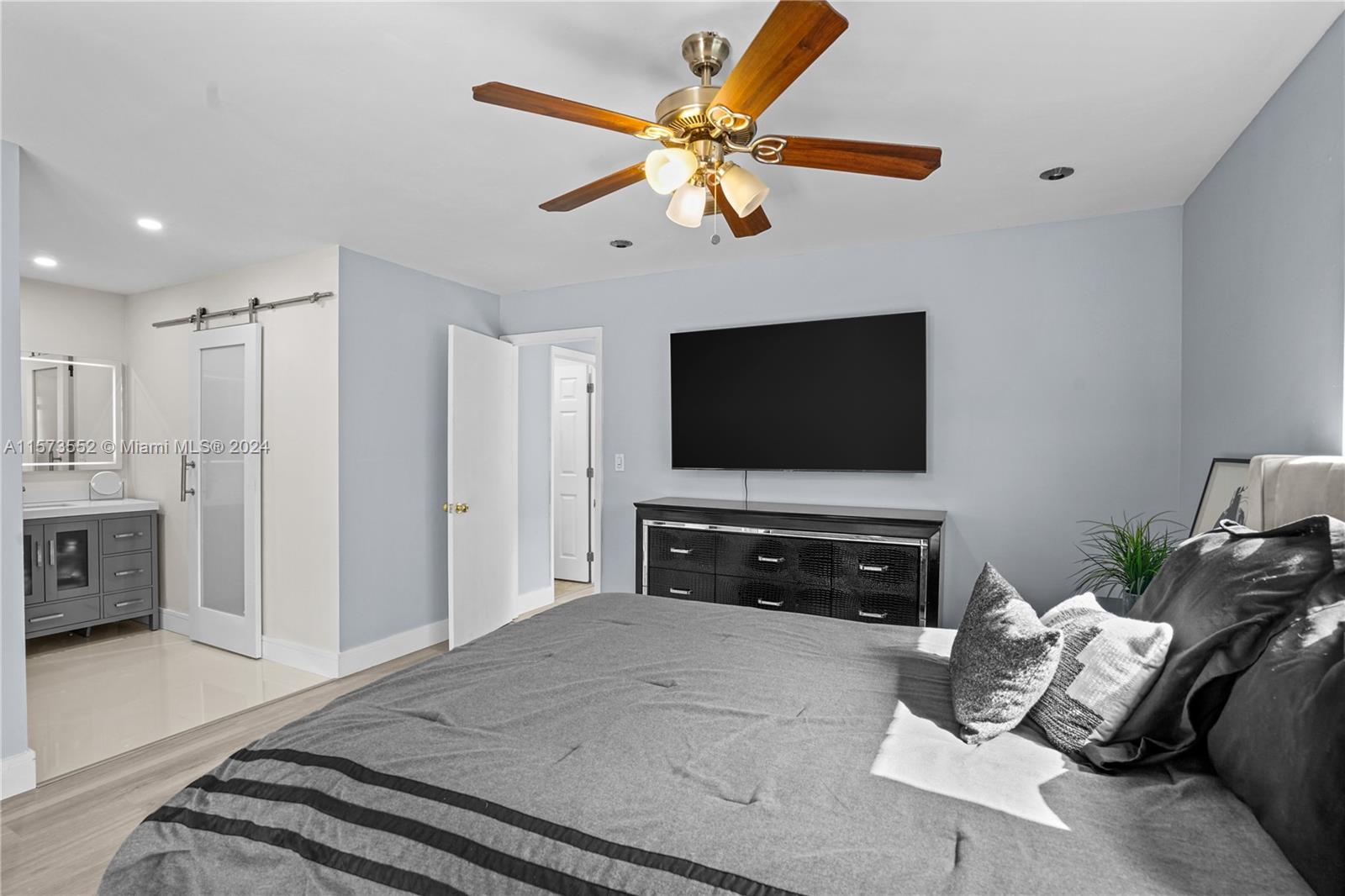 9330 NW 37th Mnr