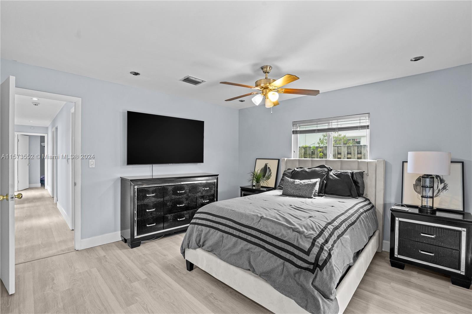 9330 NW 37th Mnr