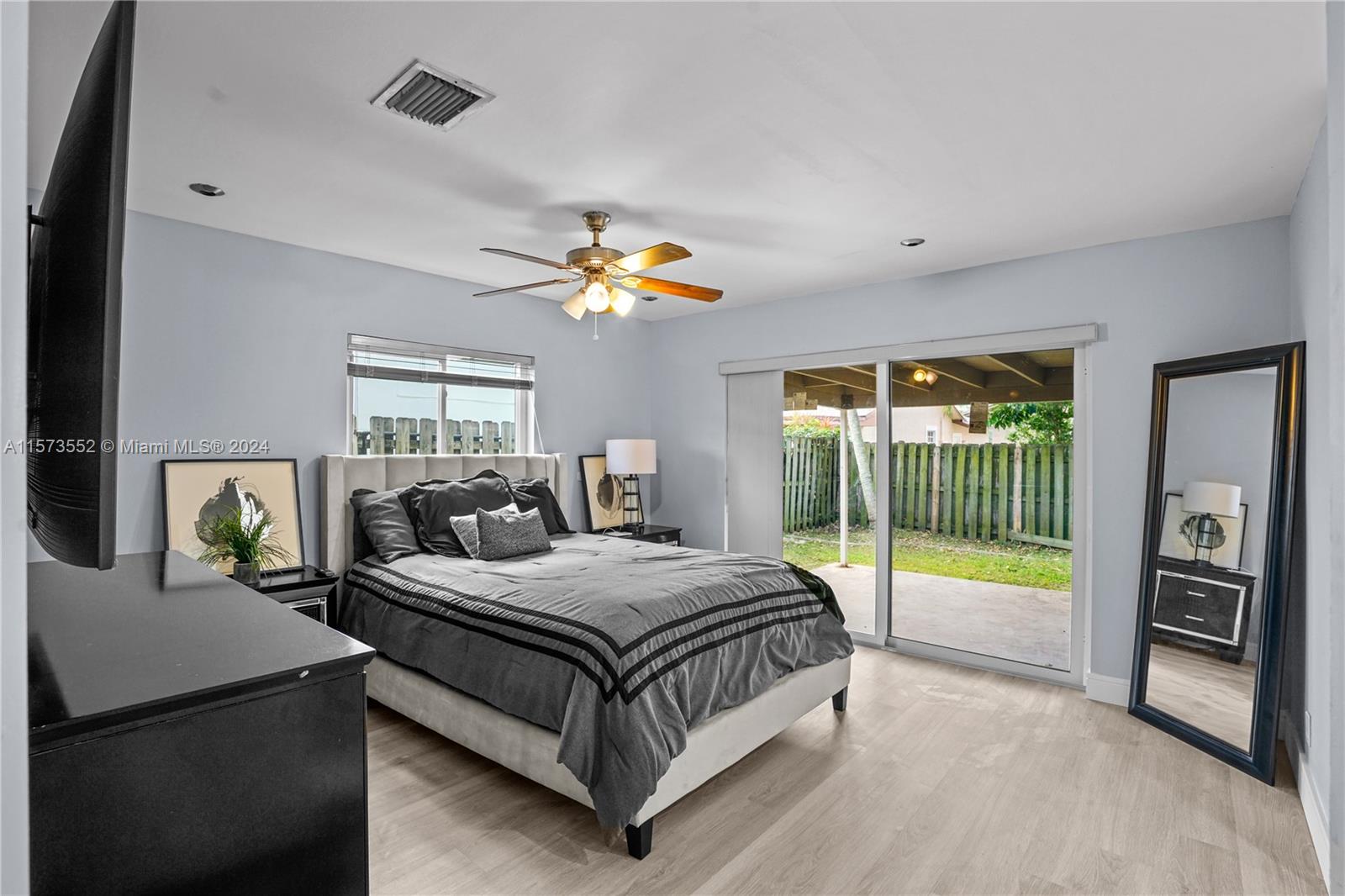 9330 NW 37th Mnr