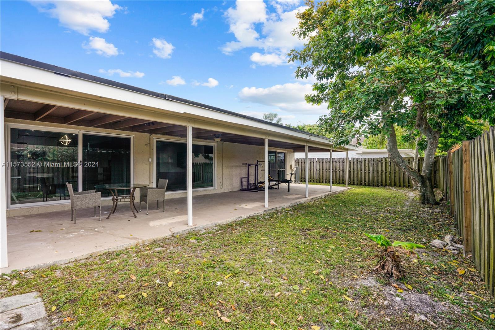 9330 NW 37th Mnr