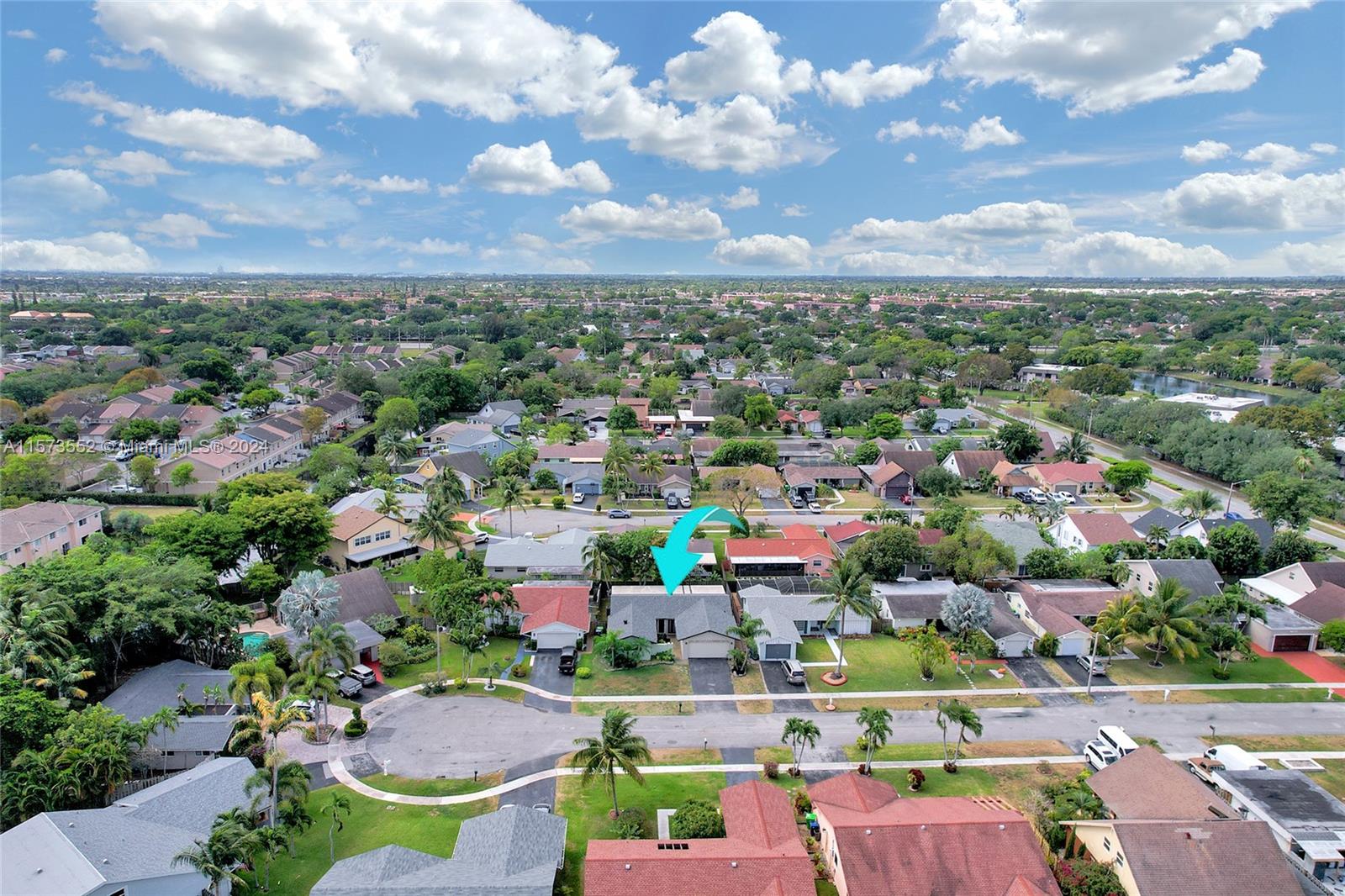 9330 NW 37th Mnr