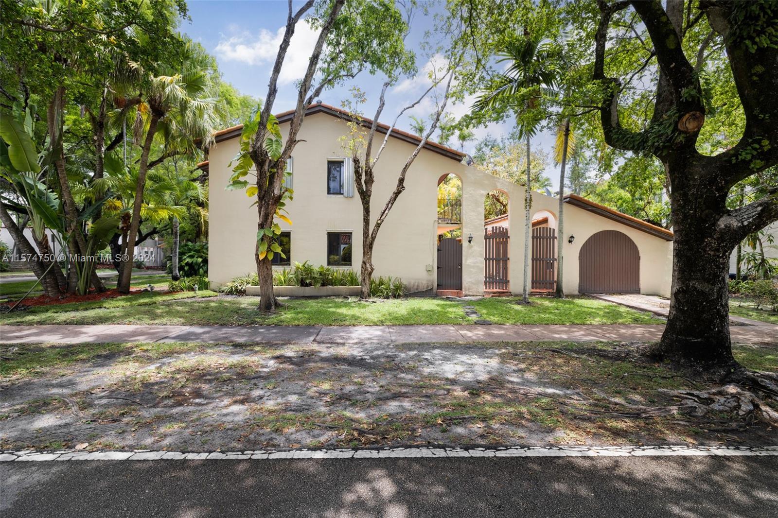 446 Minorca Ave