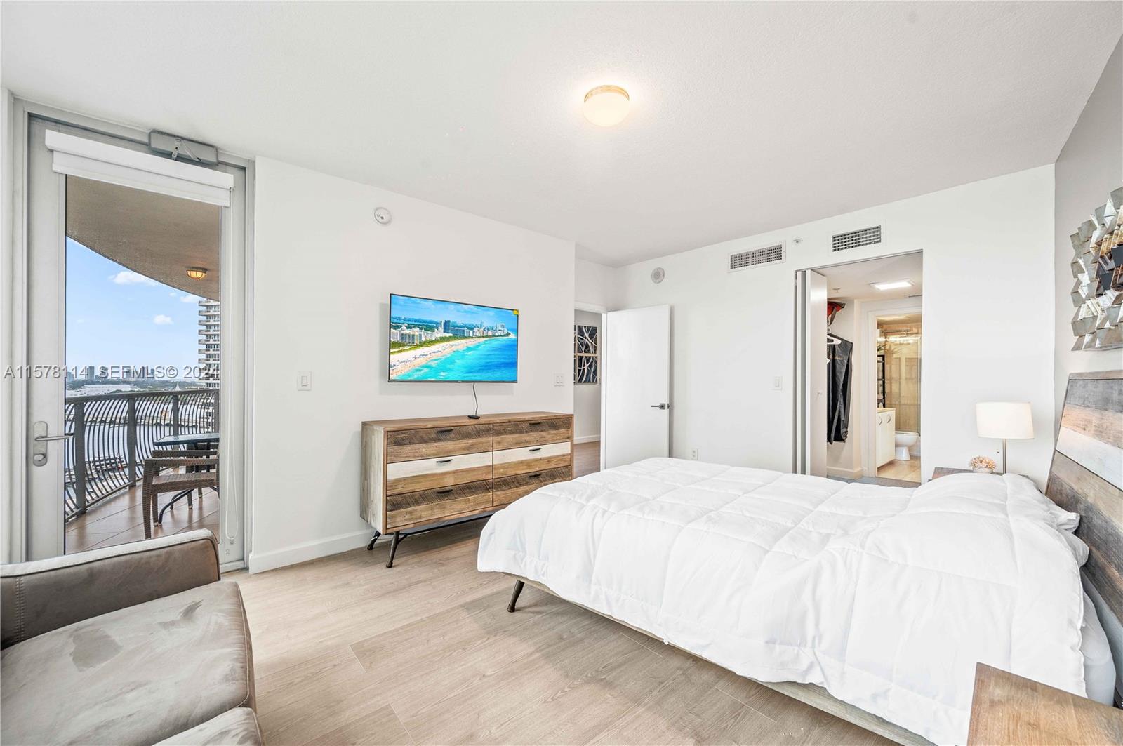1750 N Bayshore Drive 1801