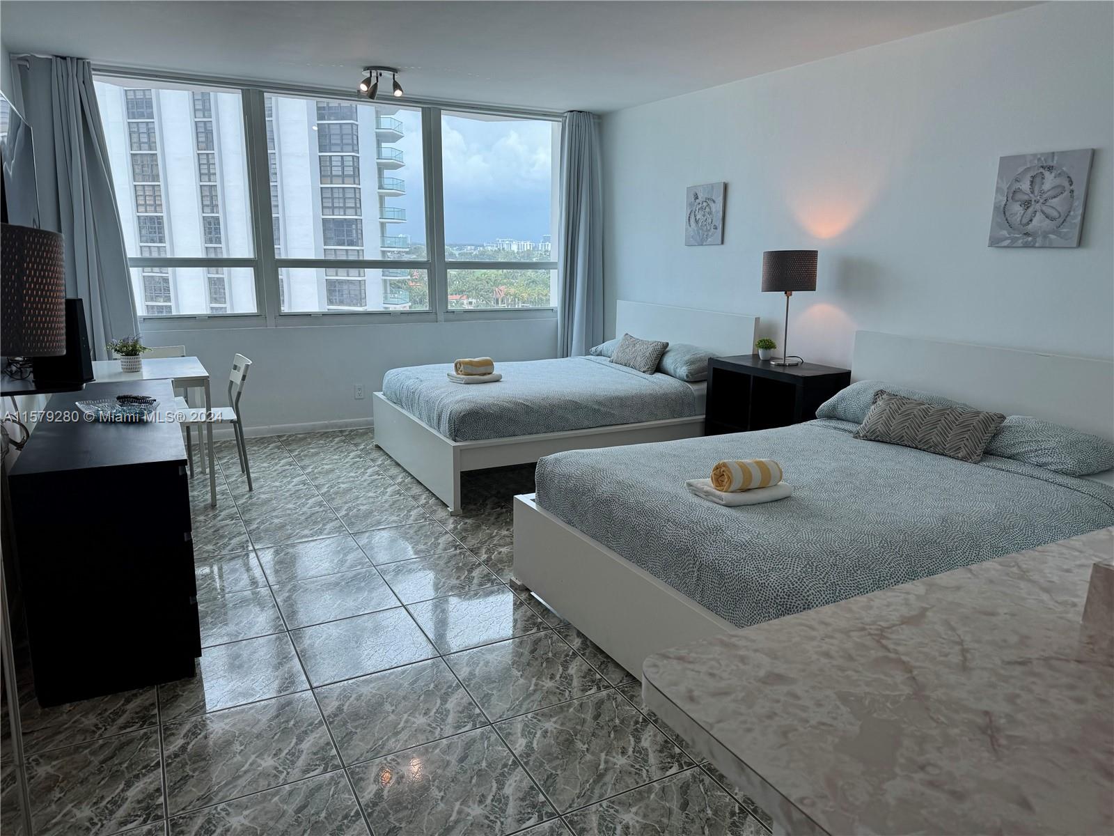 5445 Collins Ave # 814
