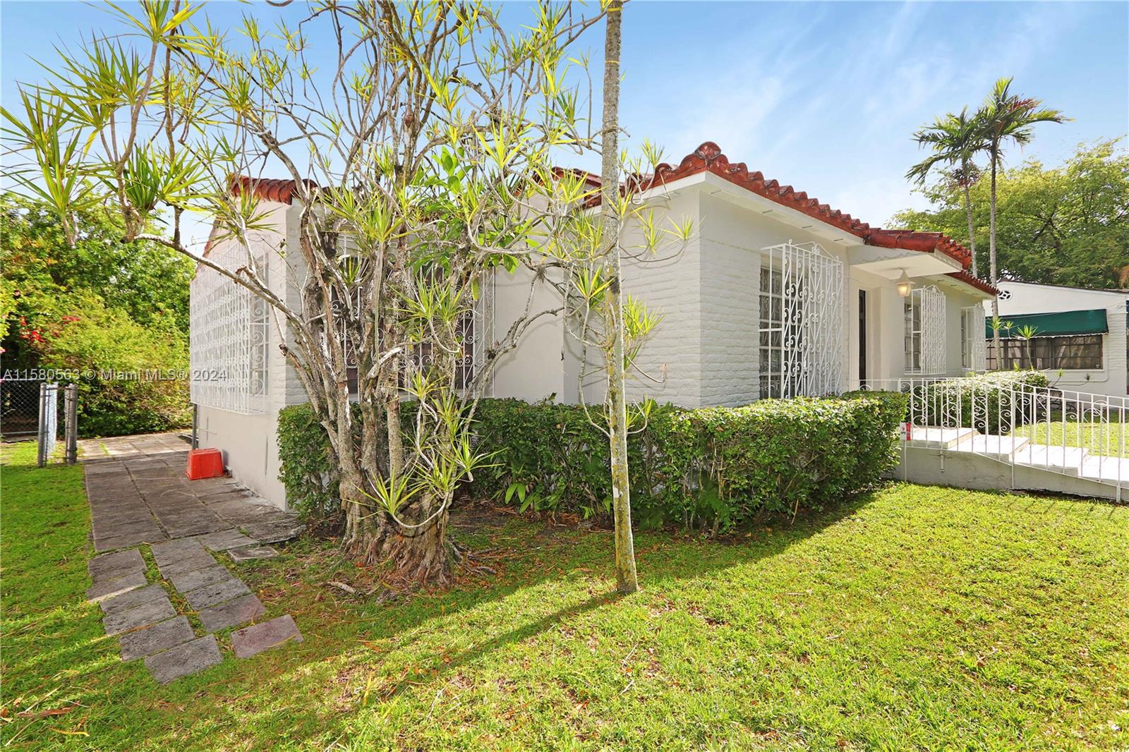 505 Zamora Ave