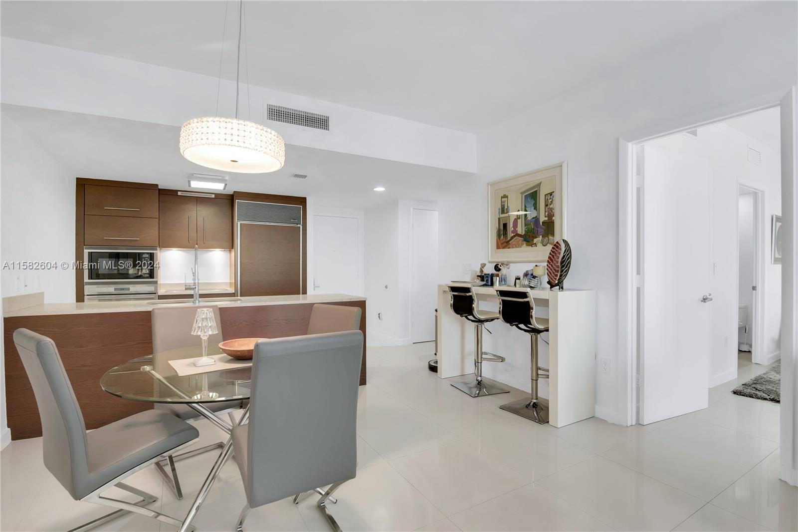475 Brickell Ave # 4711