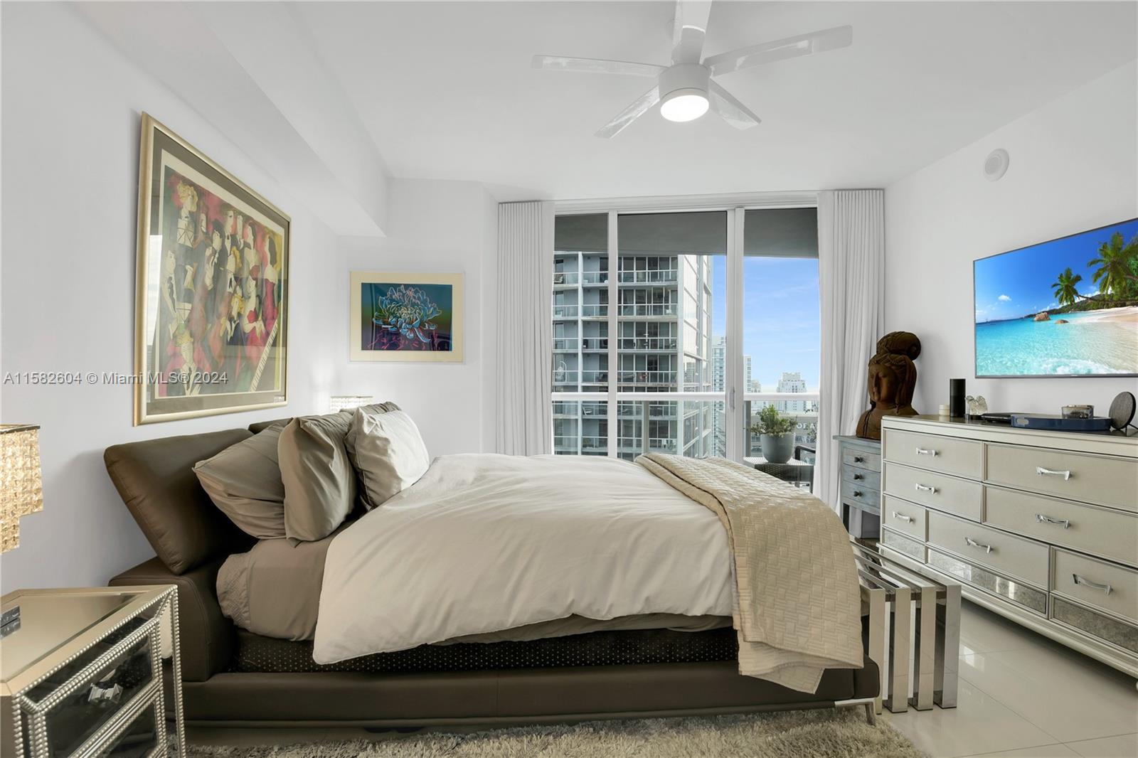 475 Brickell Ave # 4711