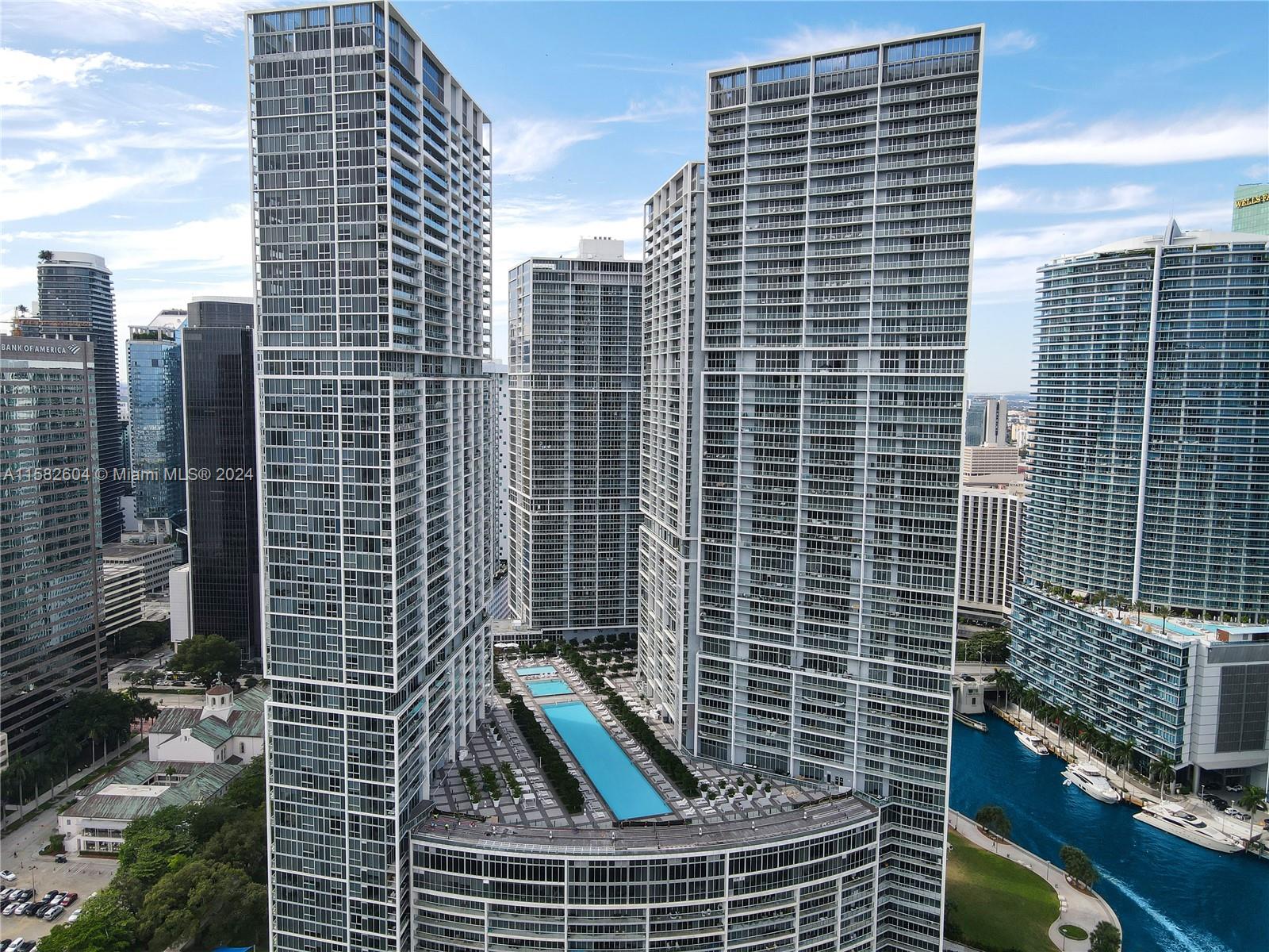475 Brickell Ave # 4711