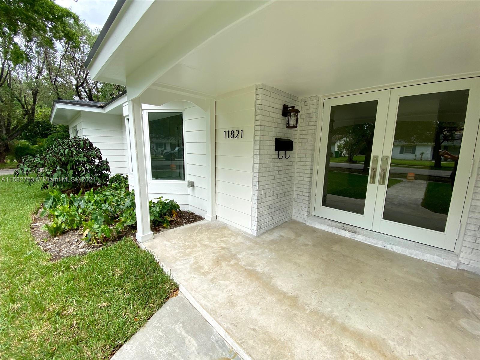 11821 SW 81st Rd