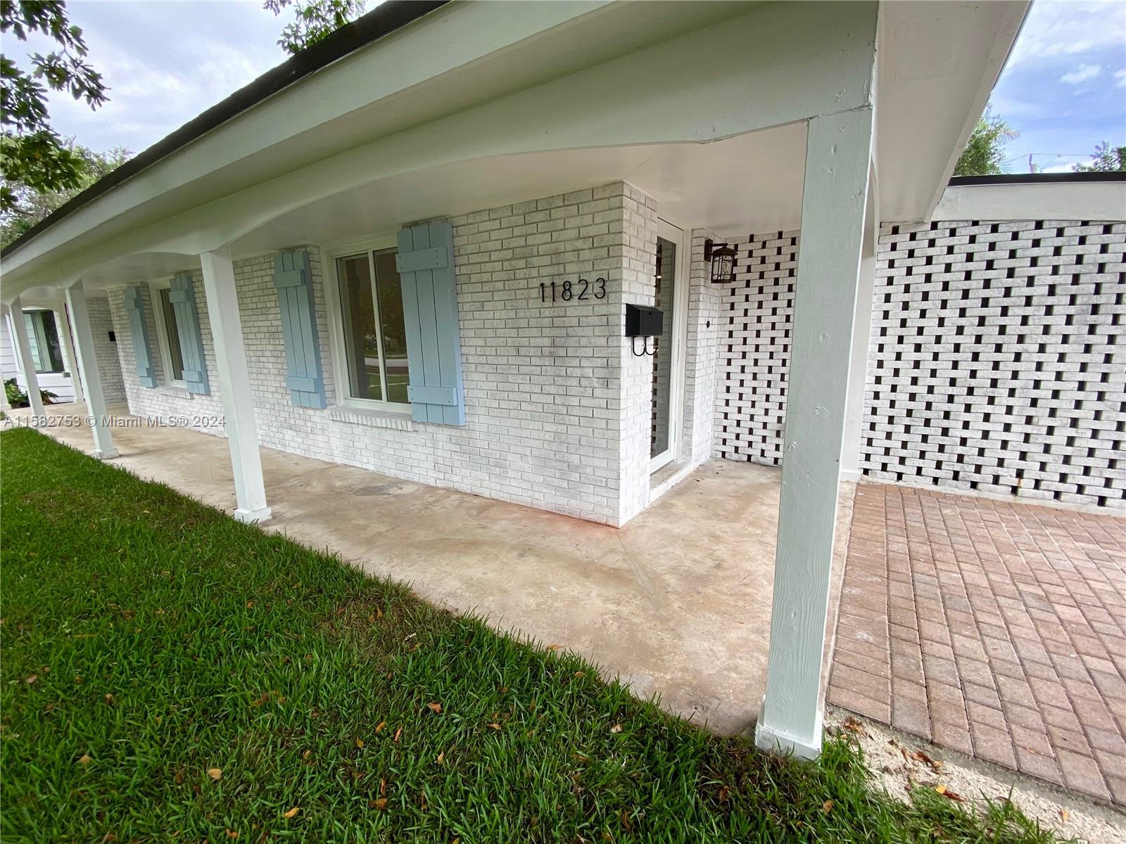 11821 SW 81st Rd