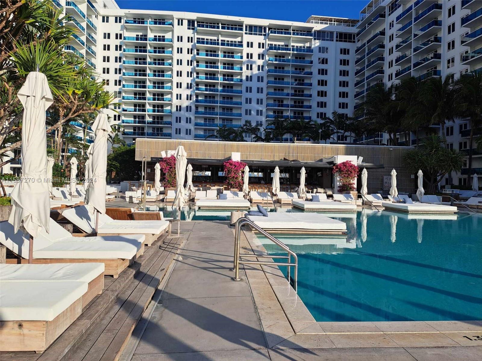 2301 Collins Ave # 504