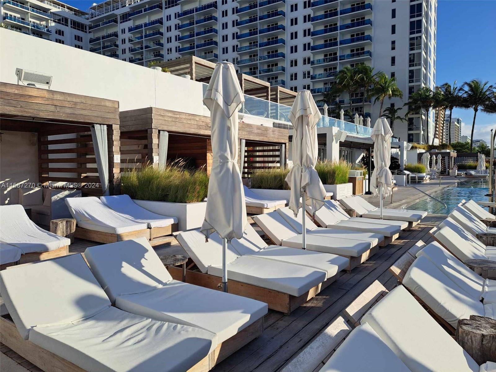 2301 Collins Ave # 504