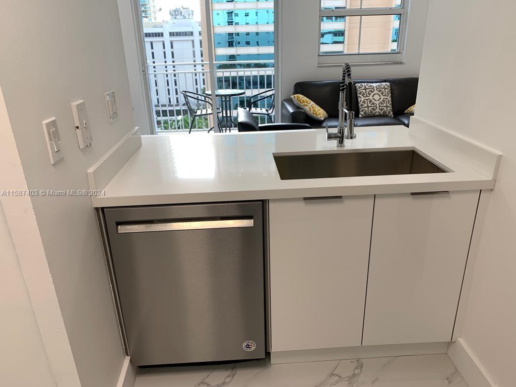 185 SE 14th Ter # 1009