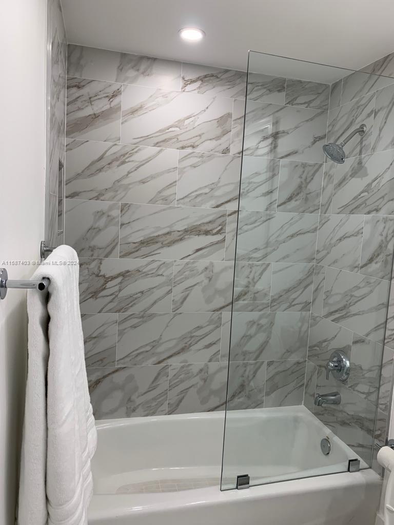 185 SE 14th Ter # 1009