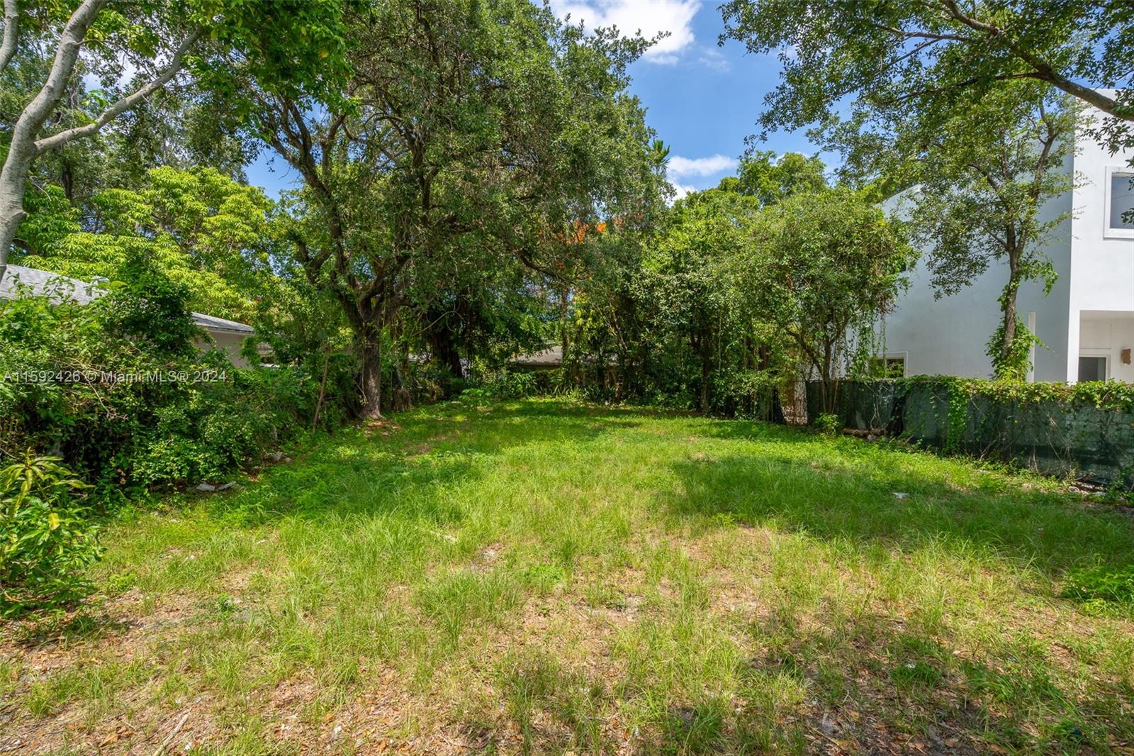 5437 NW 5th Ave
