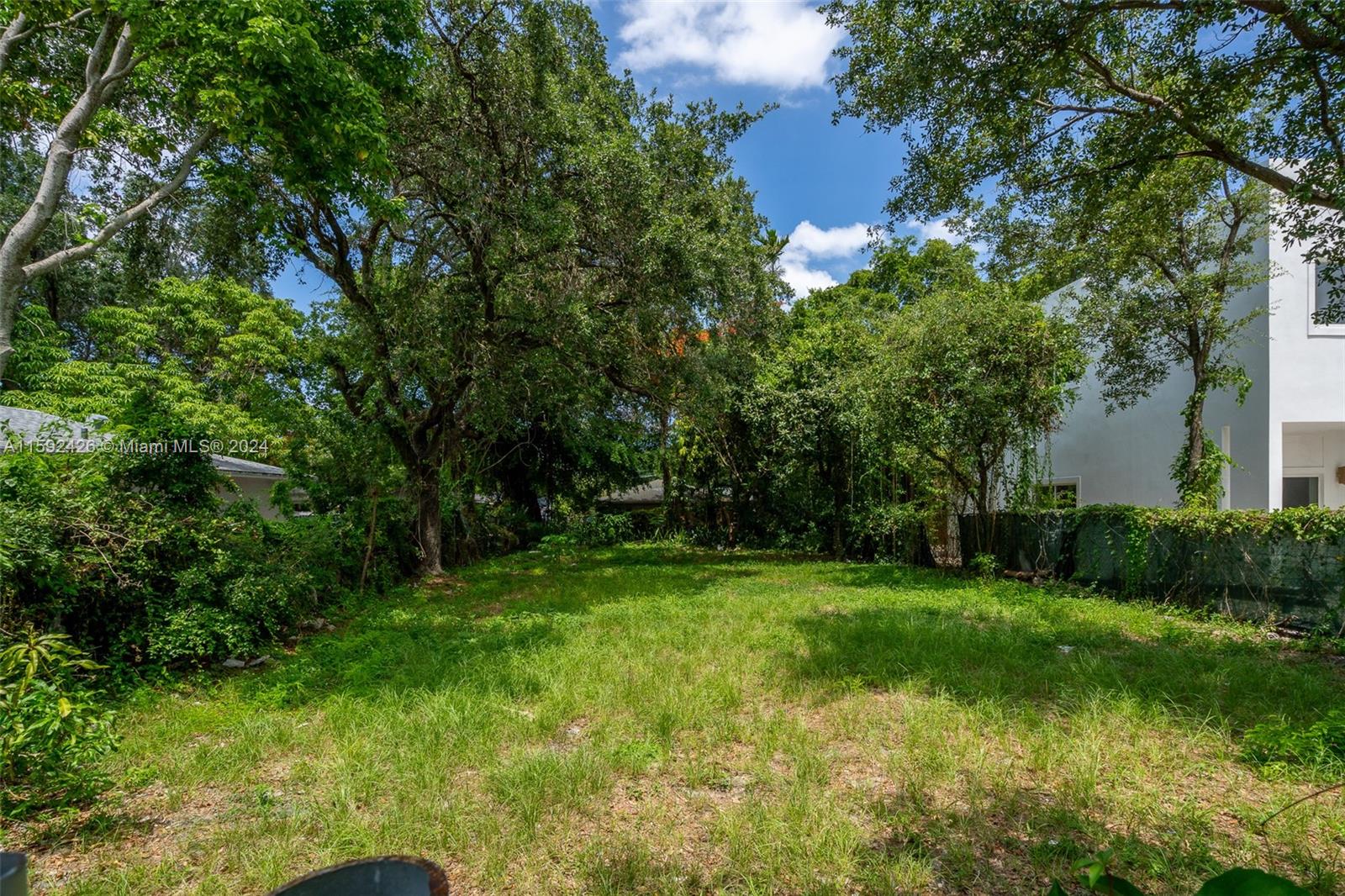 5437 NW 5th Ave