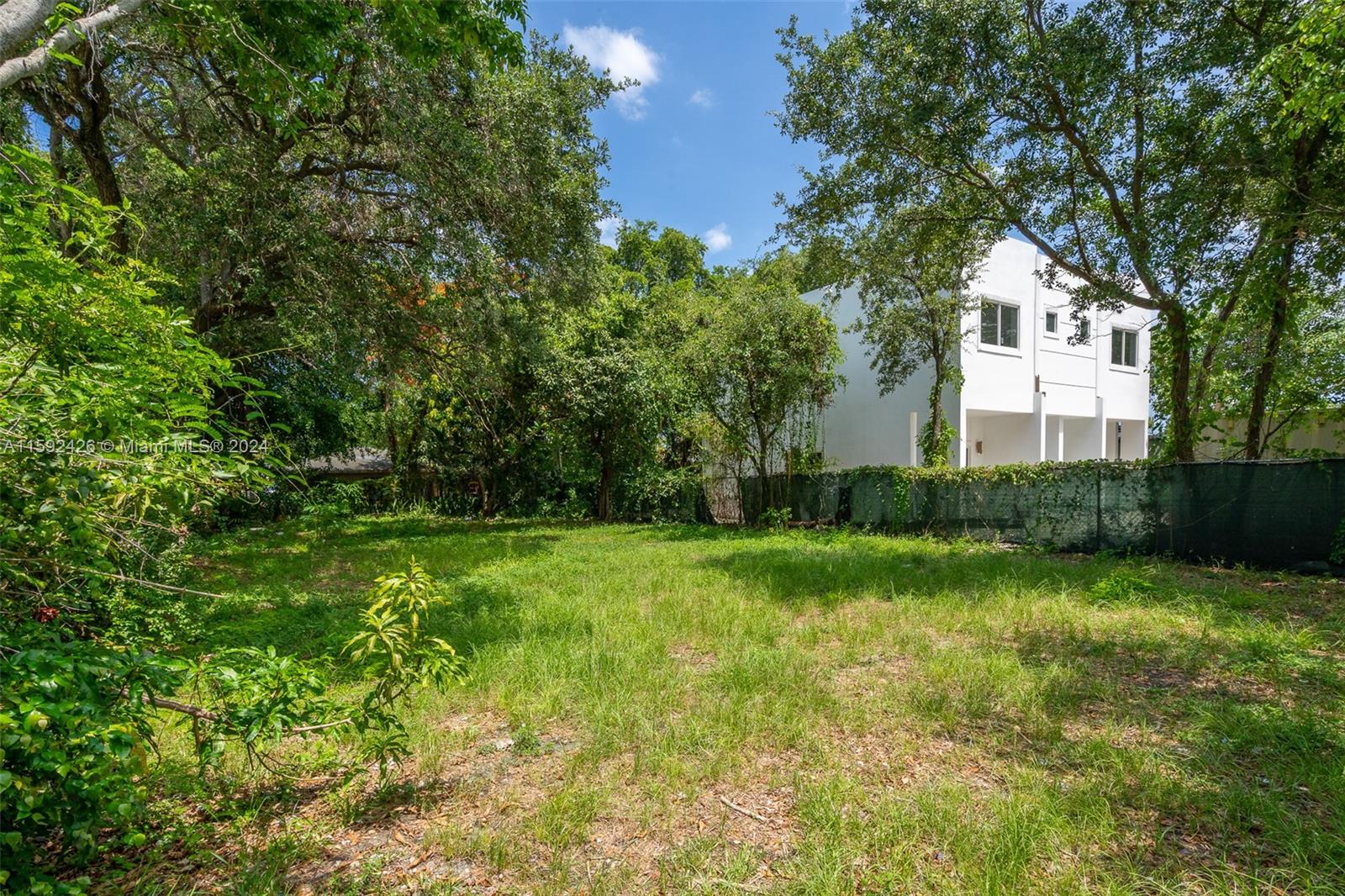 5437 NW 5th Ave