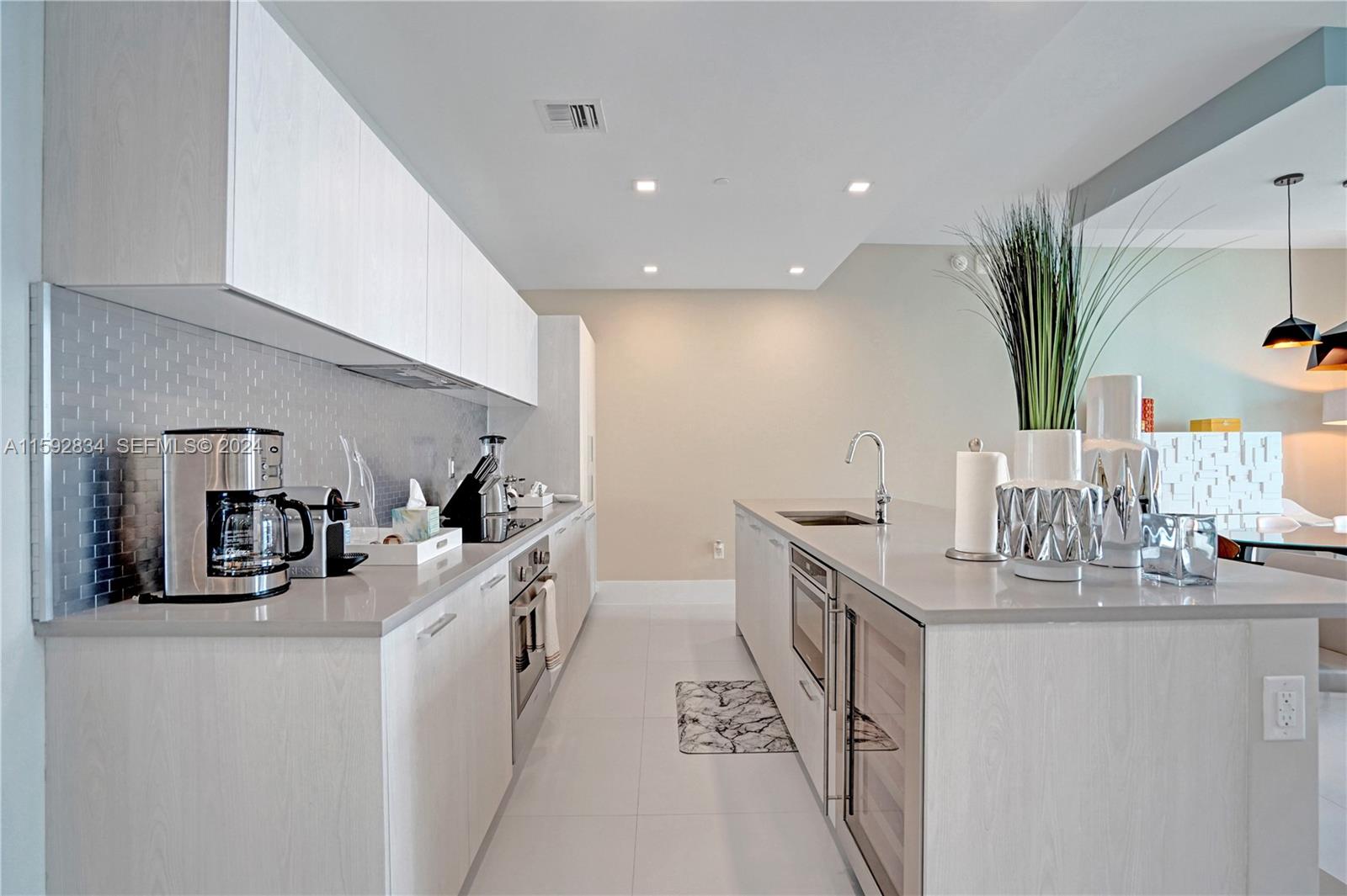 501 NE 31st Street PH4102