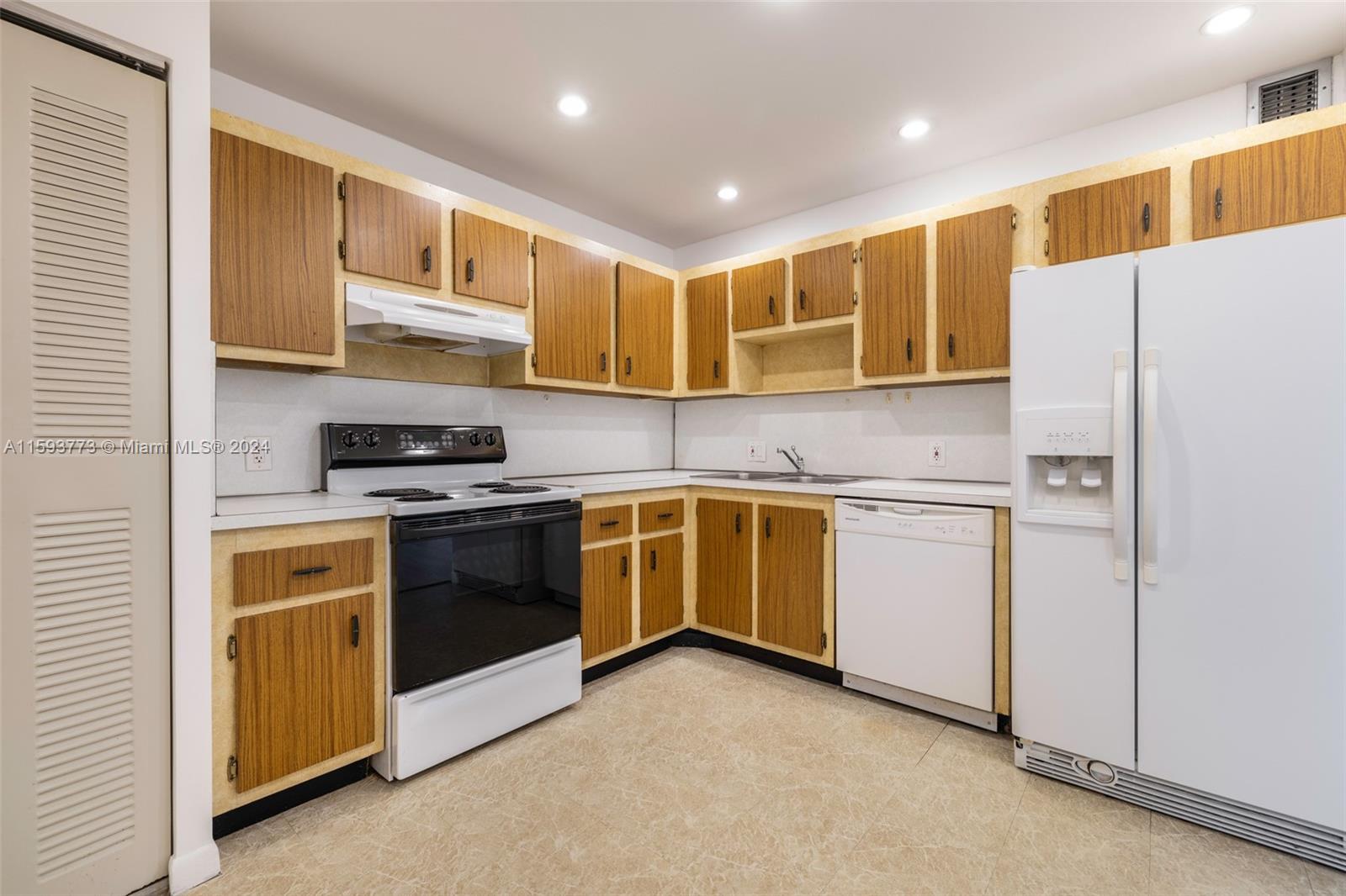 575 Crandon Blvd # 408