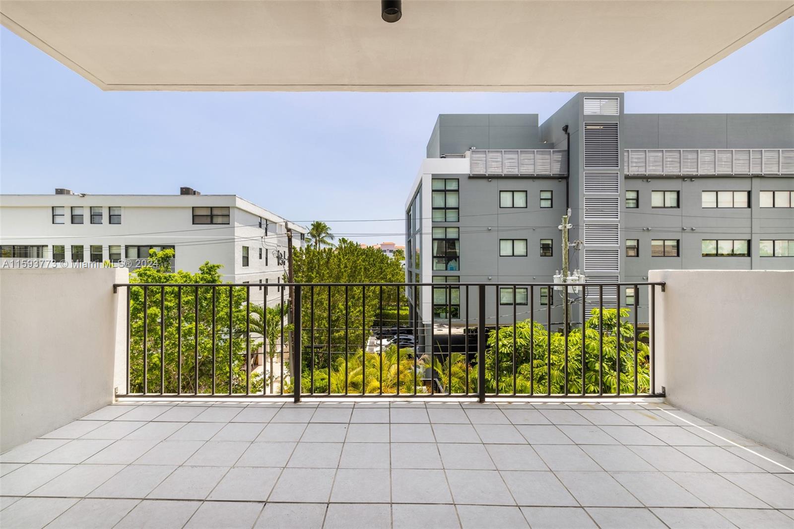 575 Crandon Blvd # 408